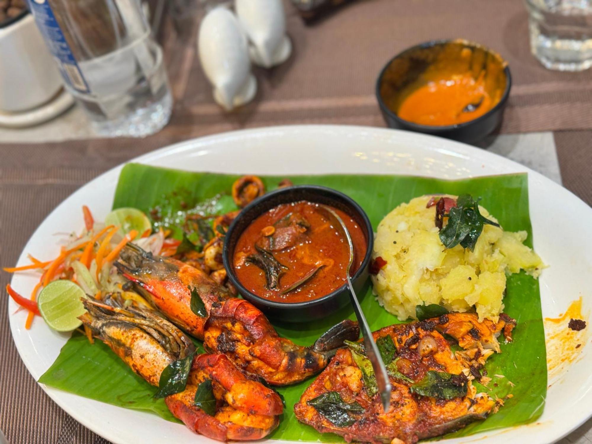 Jaladarshini Lakeside Gardens Bed & Breakfast Kollam Exterior photo